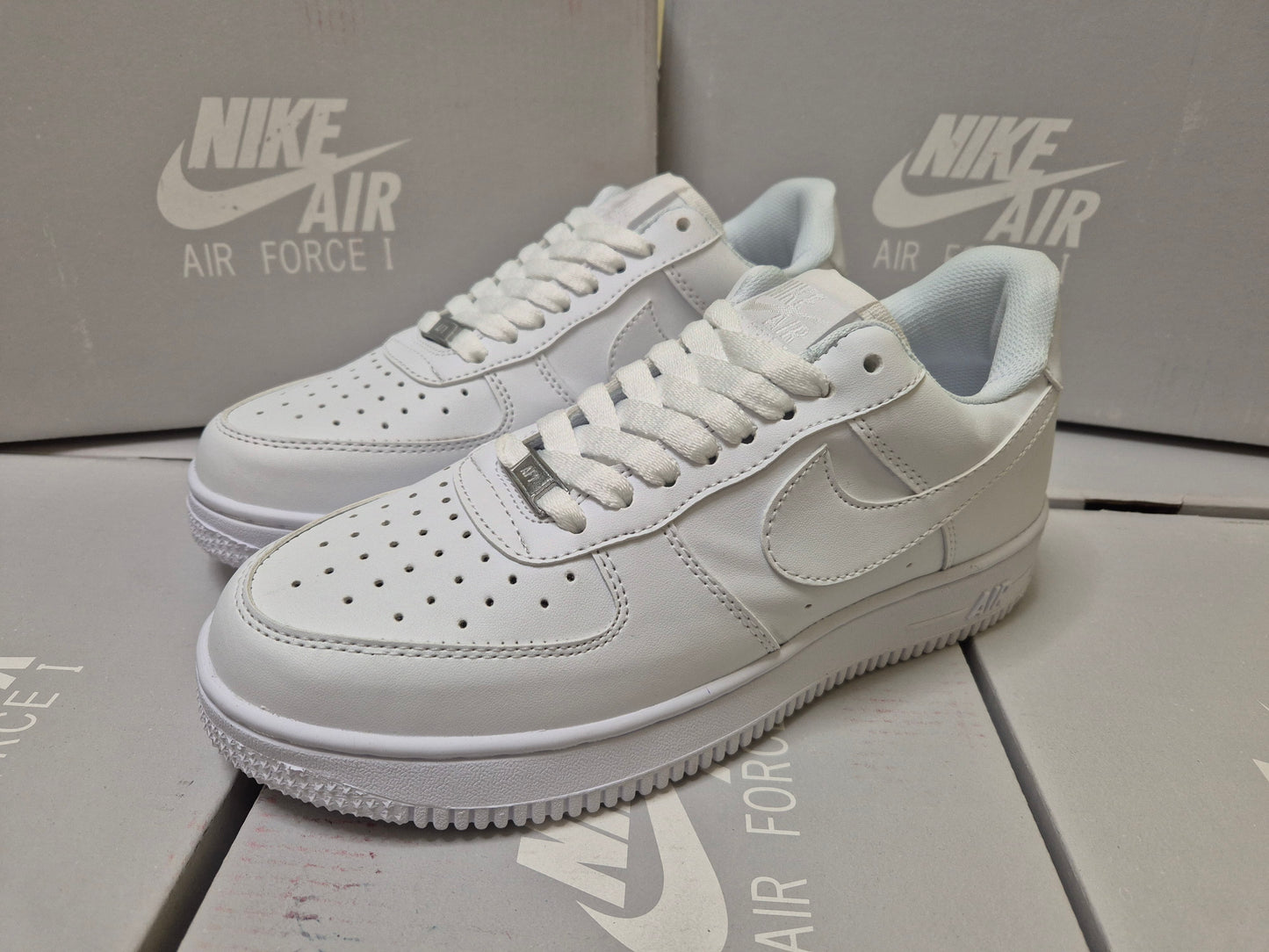 Tenis Nike AF1 Blanco (Calidad 1.1)